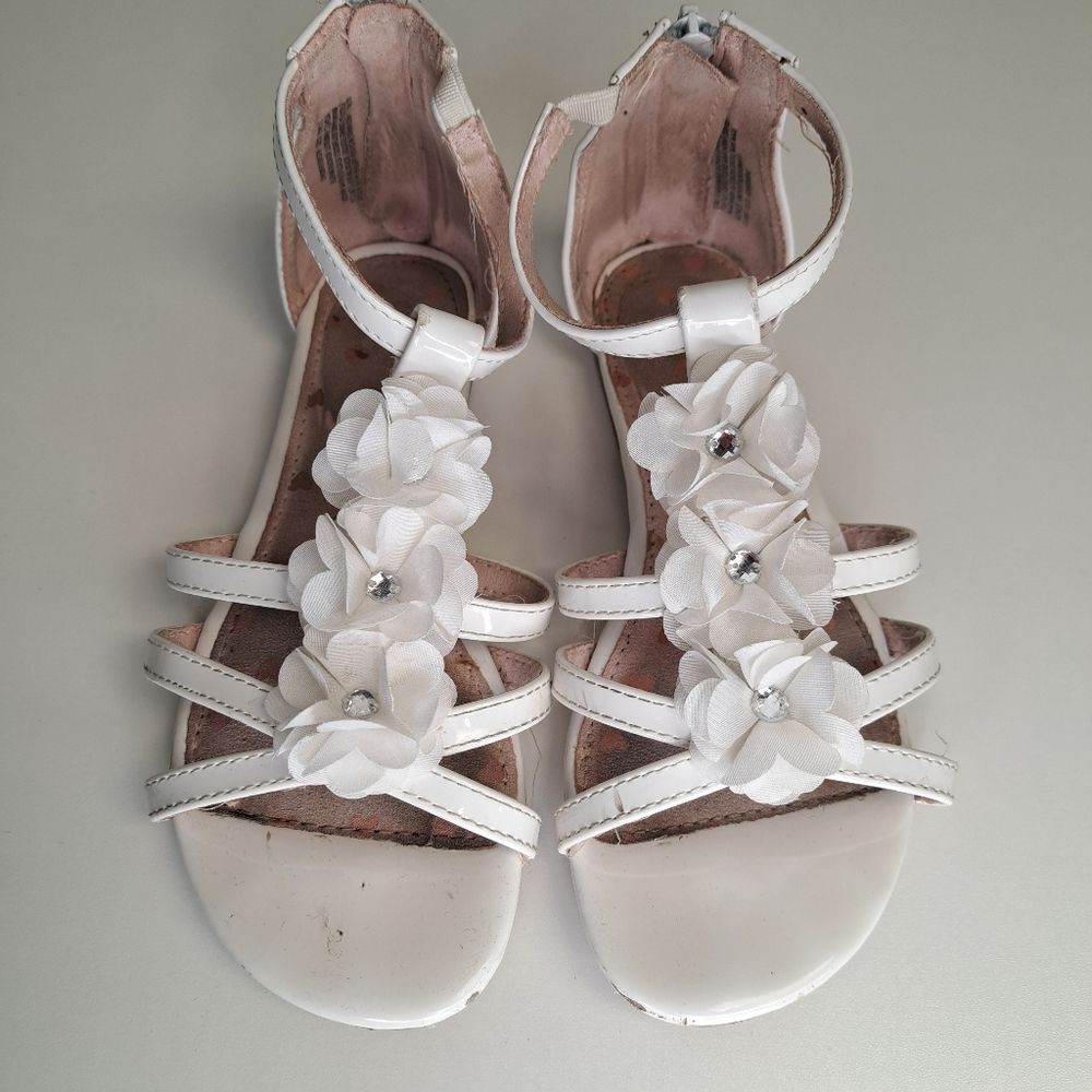 White Flower Jewel Sandals Easter Summer - Picture 4 of 4